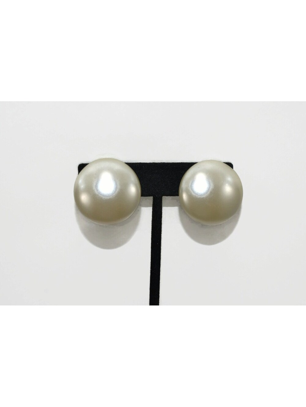 Vintage Off White, Pearly Round Plastic Clip on Button Earrings.